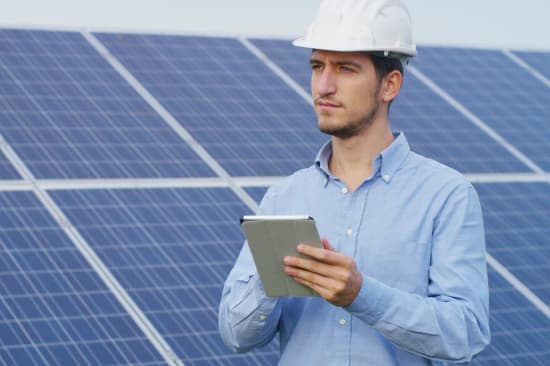 Priority Mobile App For Field Service Technicians 2 Field Service Technicians 01